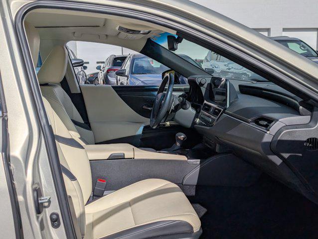 used 2022 Lexus ES 300h car, priced at $37,600