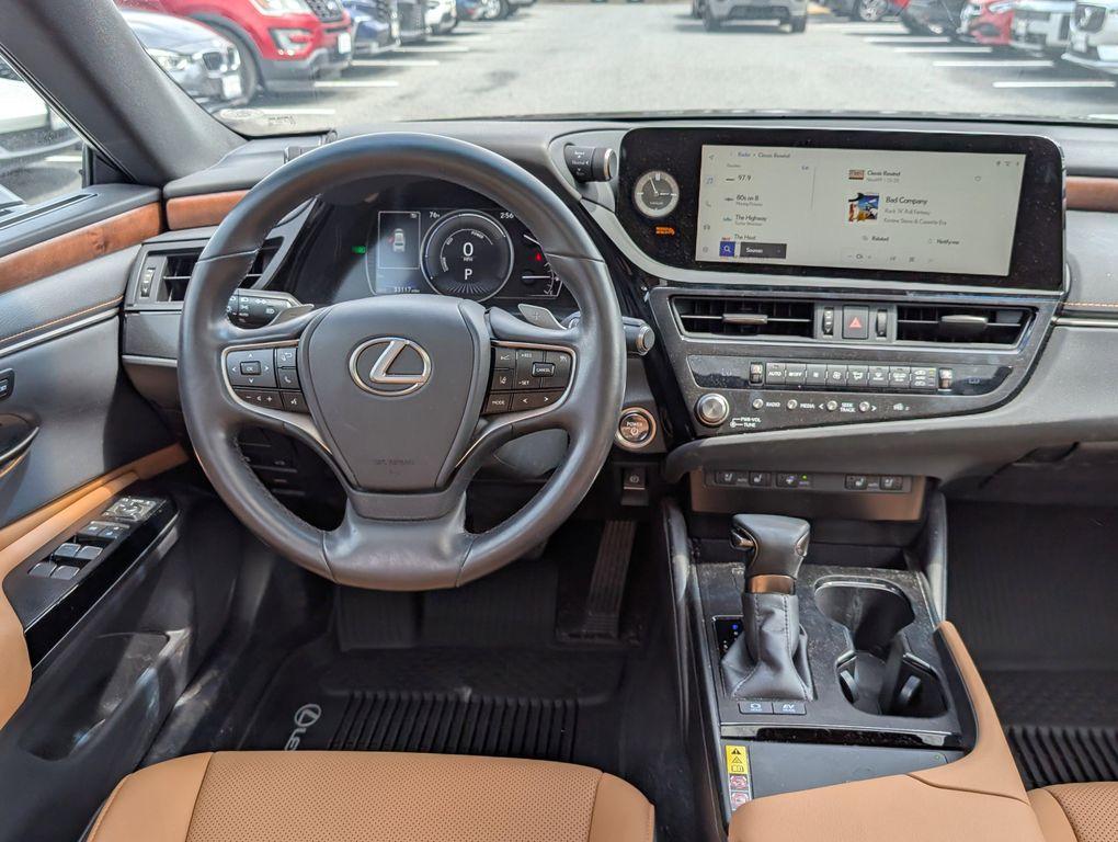used 2023 Lexus ES 300h car, priced at $42,799