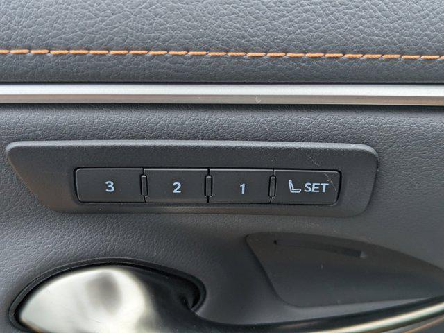 new 2025 Lexus ES 350 car, priced at $43,575