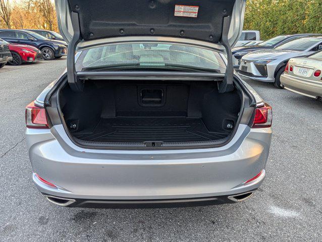 new 2025 Lexus ES 350 car, priced at $48,939
