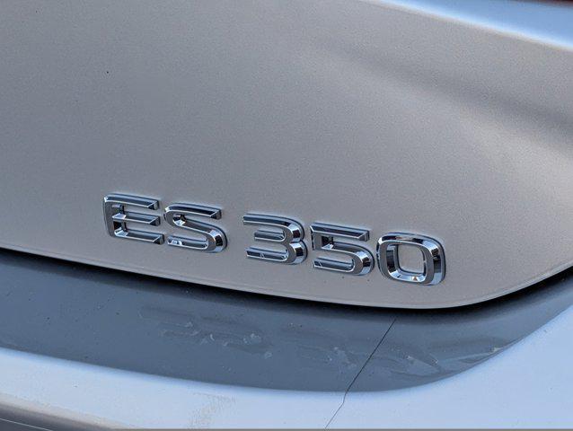 new 2025 Lexus ES 350 car, priced at $48,939
