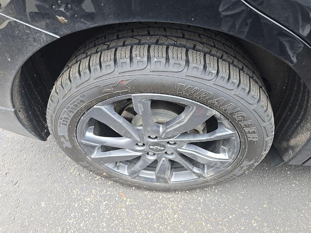 used 2024 Chevrolet Equinox car, priced at $25,268