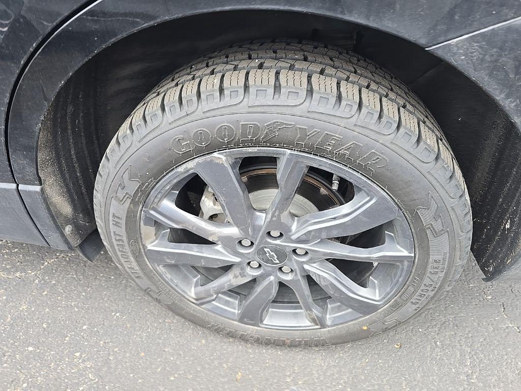 used 2024 Chevrolet Equinox car, priced at $25,268