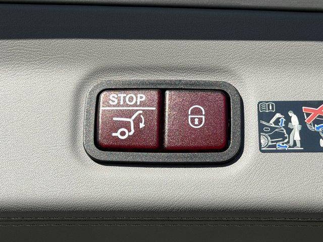 new 2025 Mercedes-Benz Maybach GLS 600 car, priced at $226,150