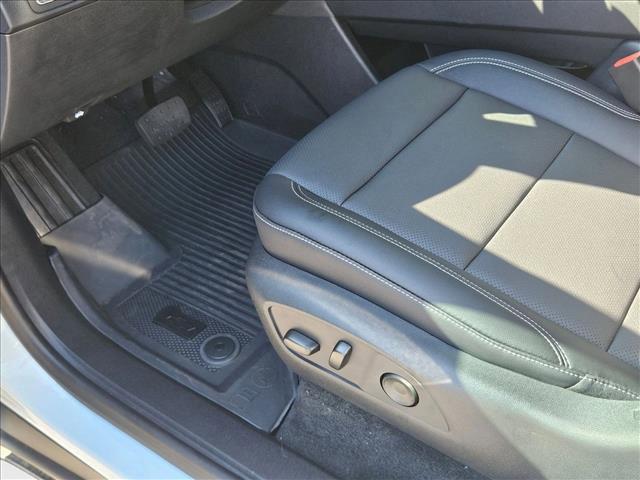 new 2026 Chevrolet Traverse car, priced at $44,575