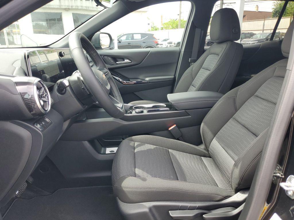 new 2026 Chevrolet Equinox car, priced at $28,905