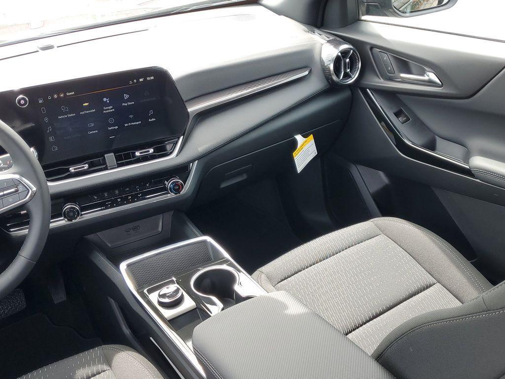 new 2026 Chevrolet Equinox car, priced at $28,905