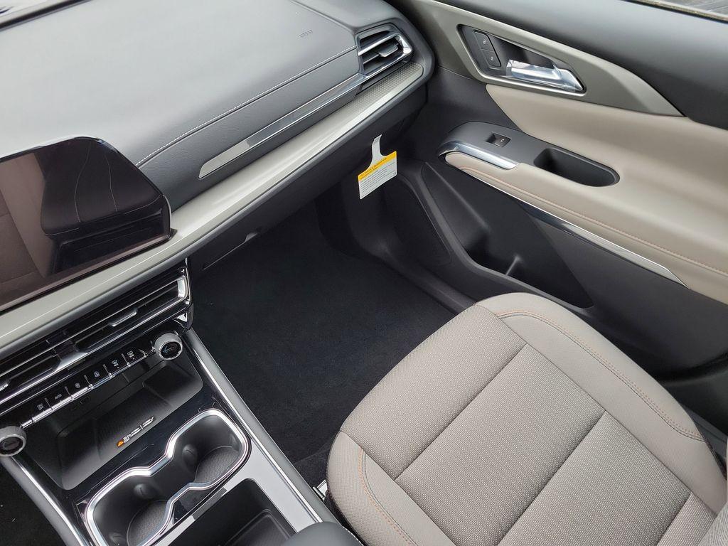 new 2026 Chevrolet Traverse car, priced at $42,850