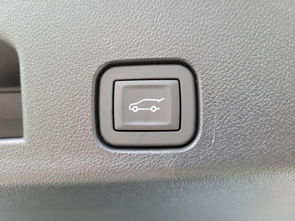 new 2026 Chevrolet Traverse car, priced at $42,850