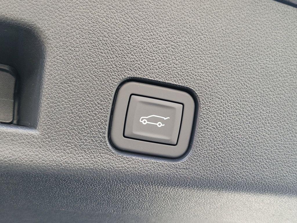 new 2026 Chevrolet Traverse car, priced at $41,608