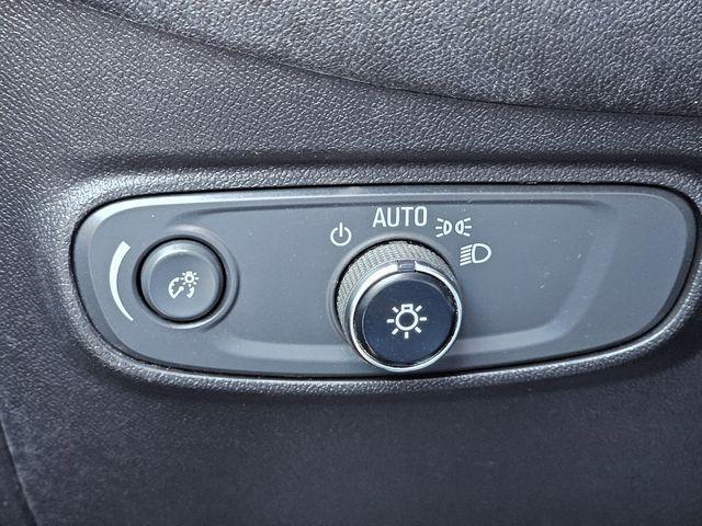 used 2022 Chevrolet Equinox car, priced at $17,124