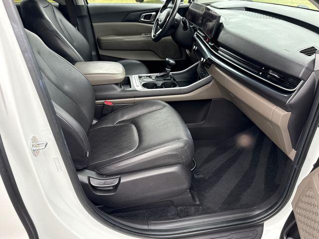used 2025 Kia Carnival car, priced at $30,449