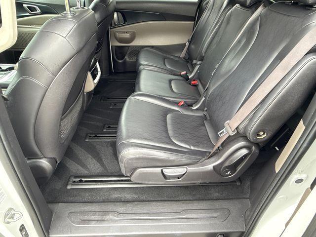used 2025 Kia Carnival car, priced at $30,449