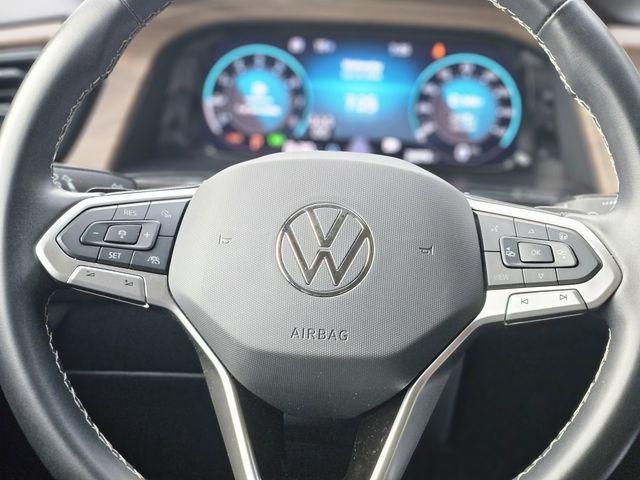 used 2025 Volkswagen Atlas car, priced at $31,888