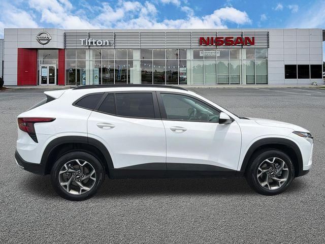 used 2025 Chevrolet Trax car, priced at $24,026
