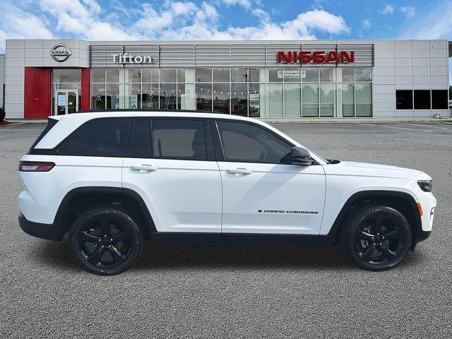 used 2024 Jeep Grand Cherokee car, priced at $30,886