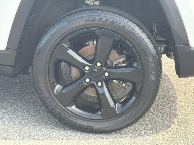 used 2024 Jeep Grand Cherokee car, priced at $30,886