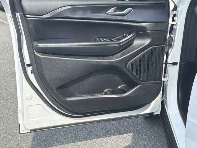 used 2024 Jeep Grand Cherokee car, priced at $30,886