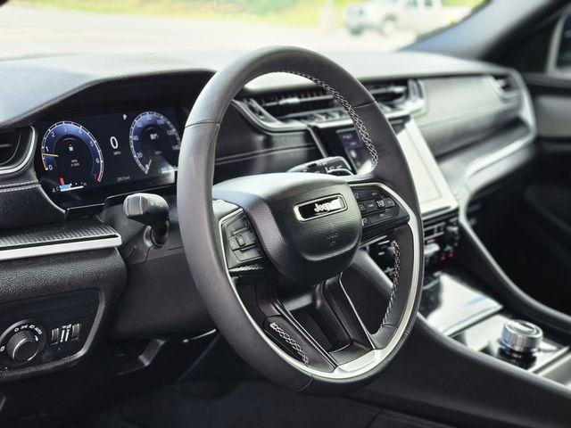 used 2025 Jeep Grand Cherokee car, priced at $33,087