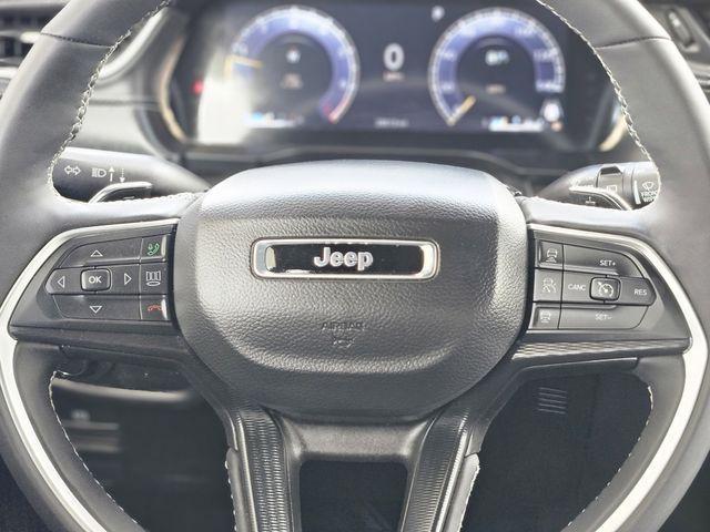 used 2025 Jeep Grand Cherokee car, priced at $33,087