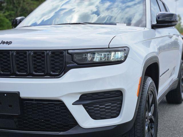 used 2025 Jeep Grand Cherokee car, priced at $33,087