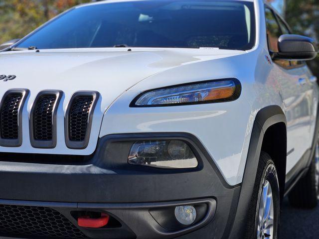 used 2015 Jeep Cherokee car, priced at $12,884