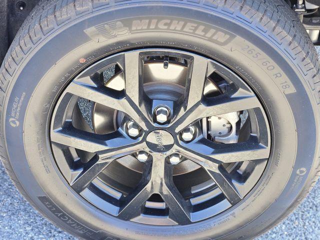 used 2025 Jeep Grand Cherokee car, priced at $32,810
