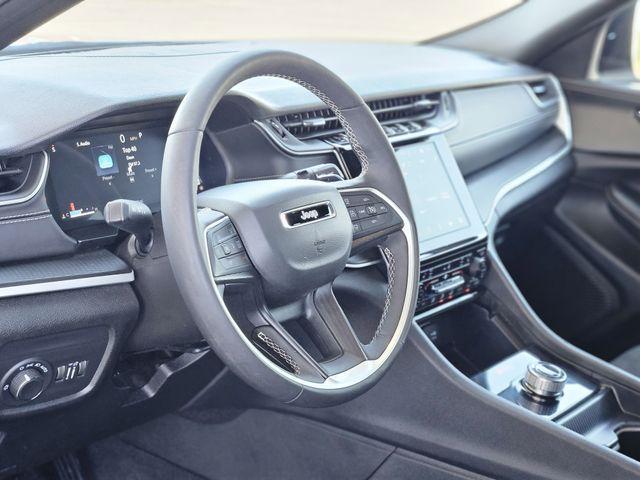 used 2025 Jeep Grand Cherokee car, priced at $35,418