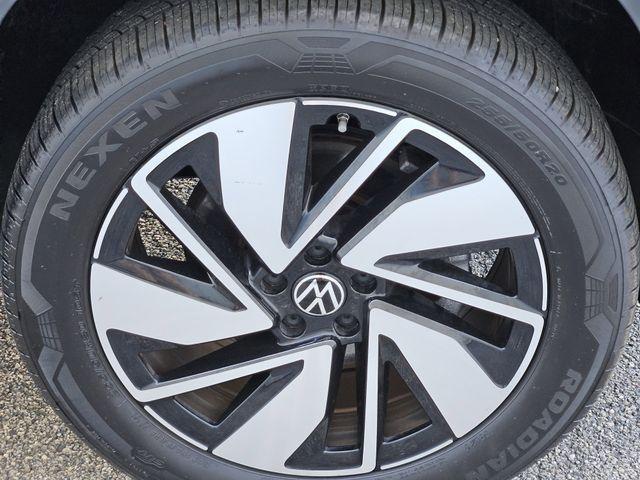 used 2025 Volkswagen Atlas car, priced at $33,117