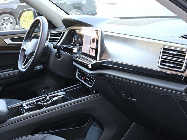 used 2025 Volkswagen Atlas car, priced at $33,117
