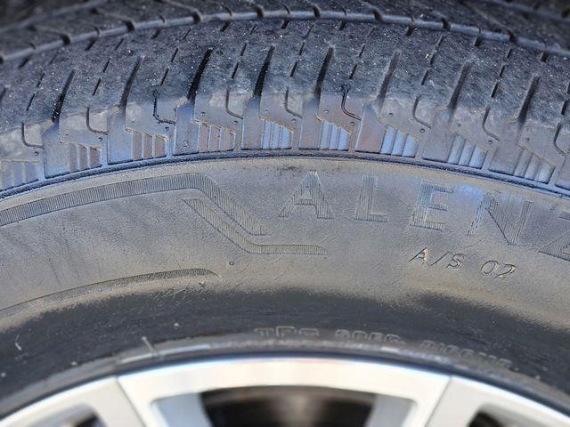 used 2023 Chevrolet Traverse car, priced at $31,904