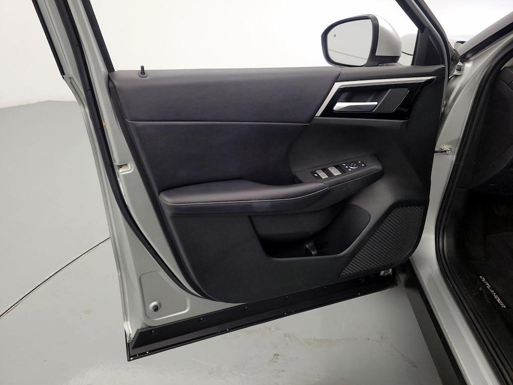 used 2024 Mitsubishi Outlander car, priced at $26,998