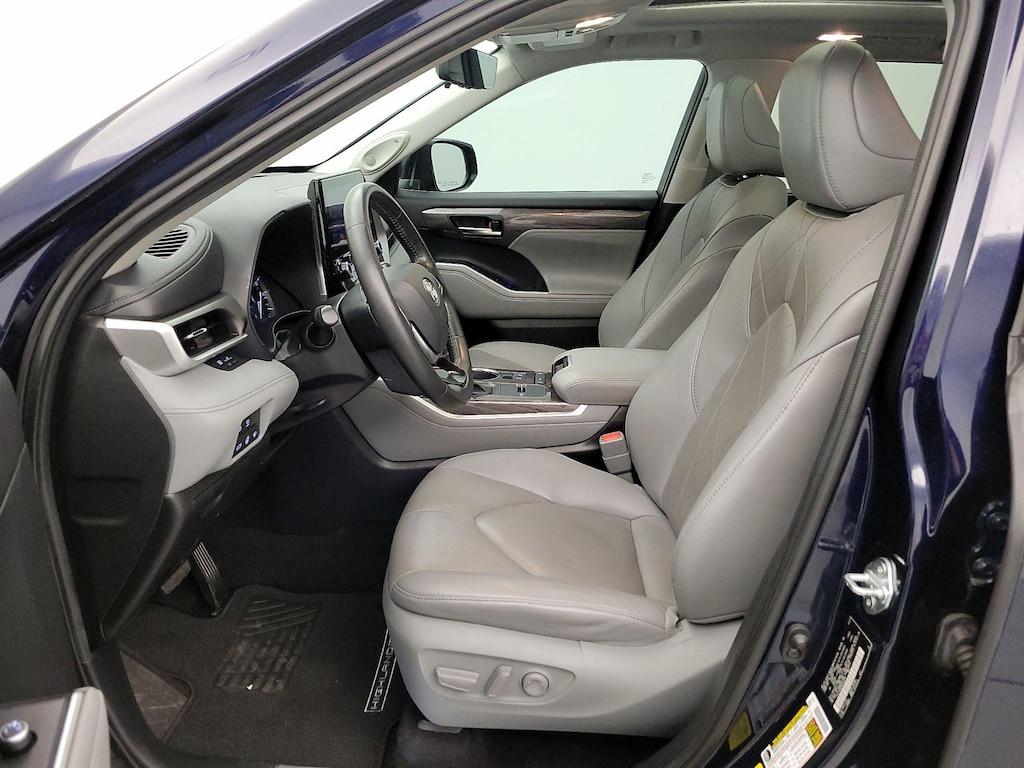 used 2021 Toyota Highlander car, priced at $37,998