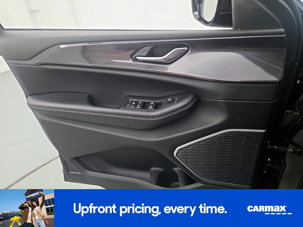 used 2022 Jeep Grand Cherokee car, priced at $27,998