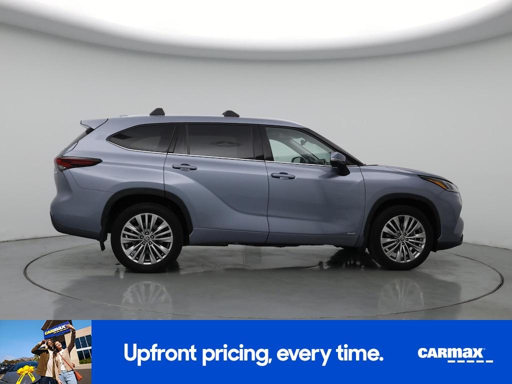 used 2024 Toyota Highlander Hybrid car, priced at $52,998