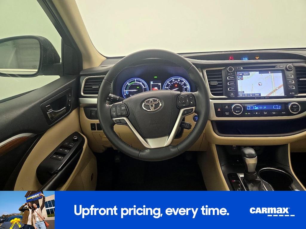 used 2019 Toyota Highlander Hybrid car, priced at $31,998