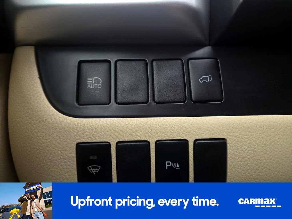 used 2019 Toyota Highlander Hybrid car, priced at $31,998