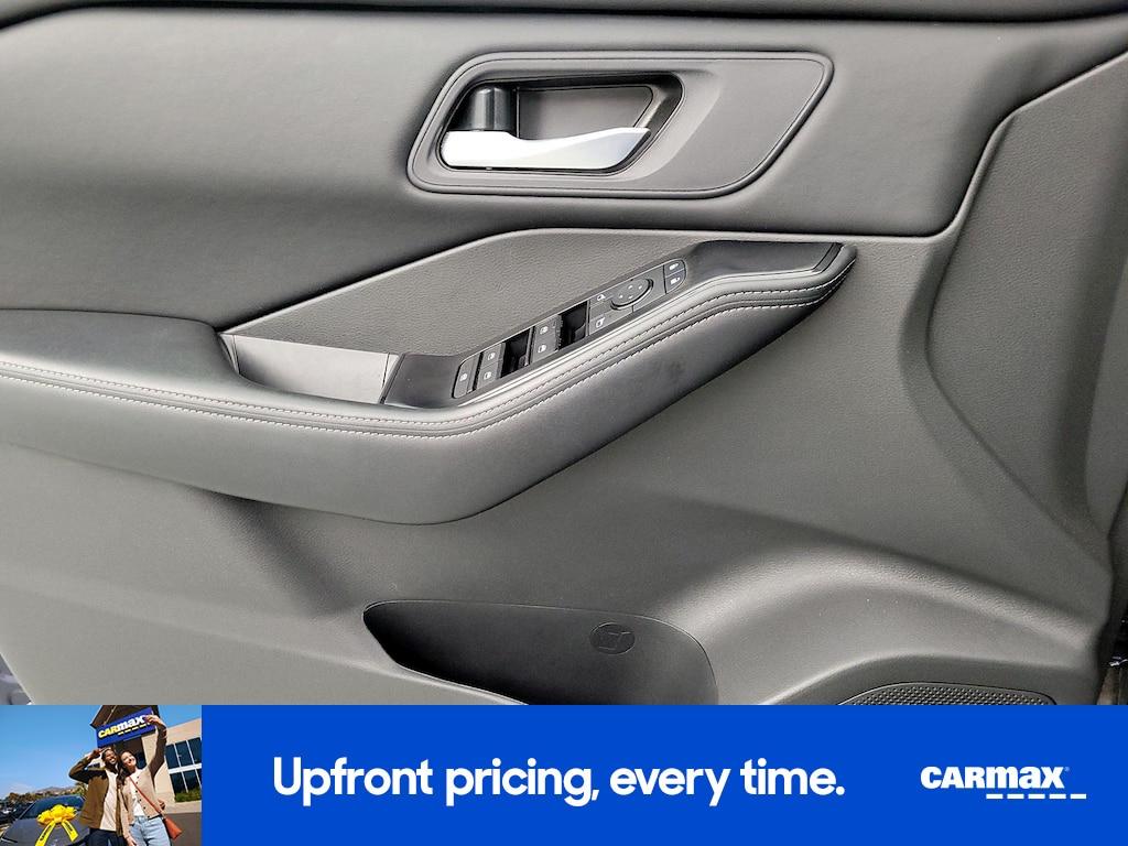 used 2025 Nissan Rogue car, priced at $23,998