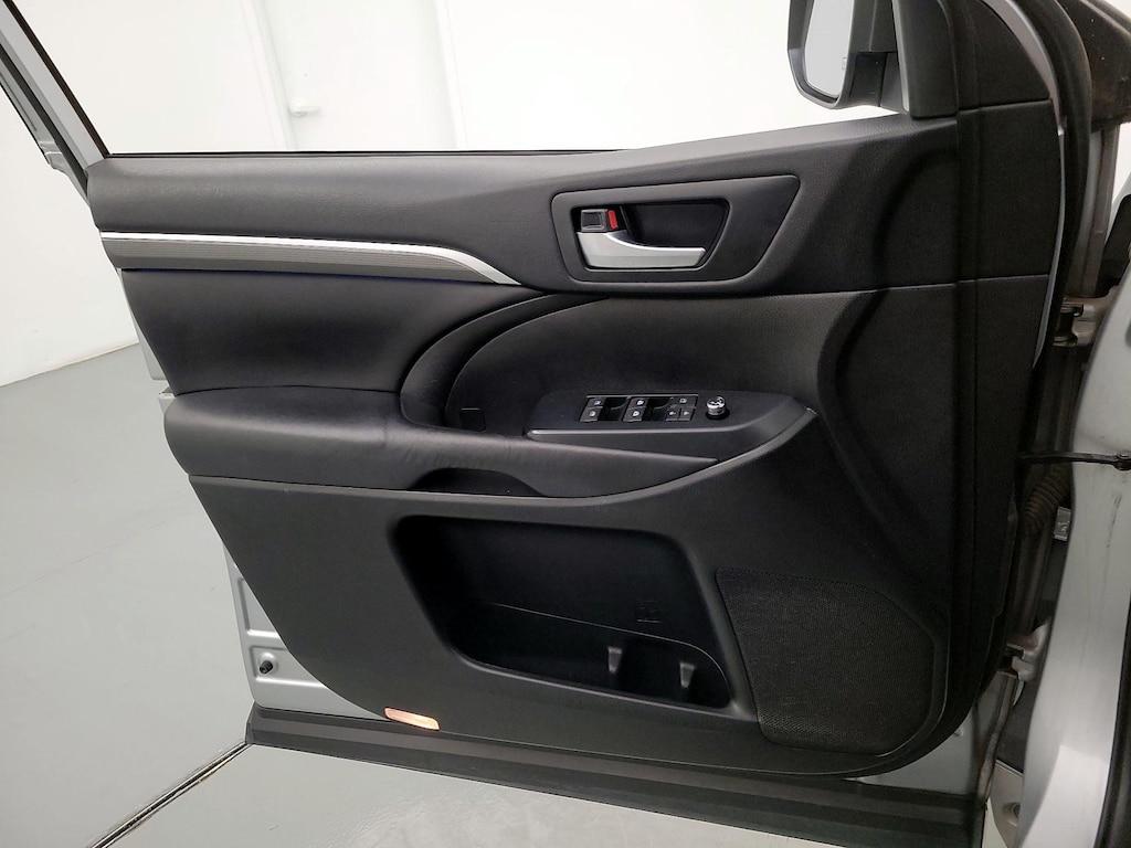 used 2018 Toyota Highlander car, priced at $20,998