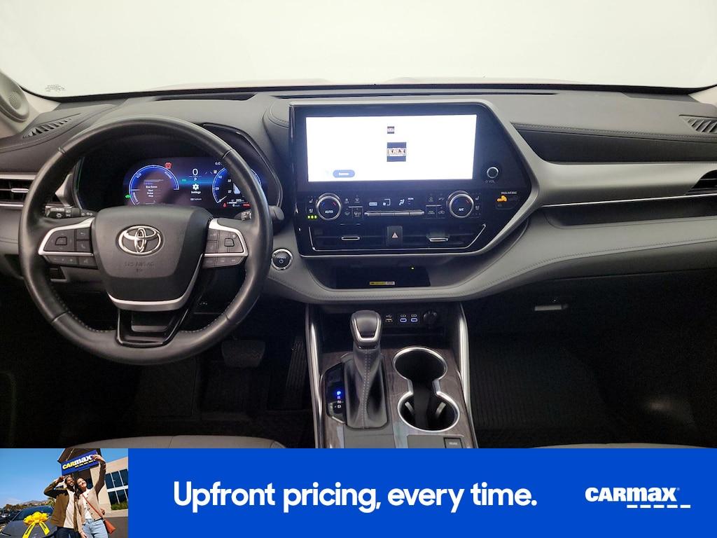 used 2023 Toyota Highlander Hybrid car, priced at $48,998