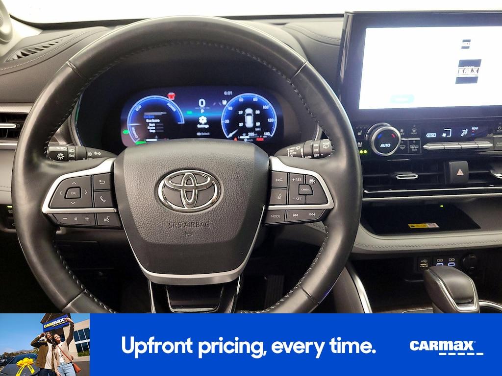 used 2023 Toyota Highlander Hybrid car, priced at $48,998