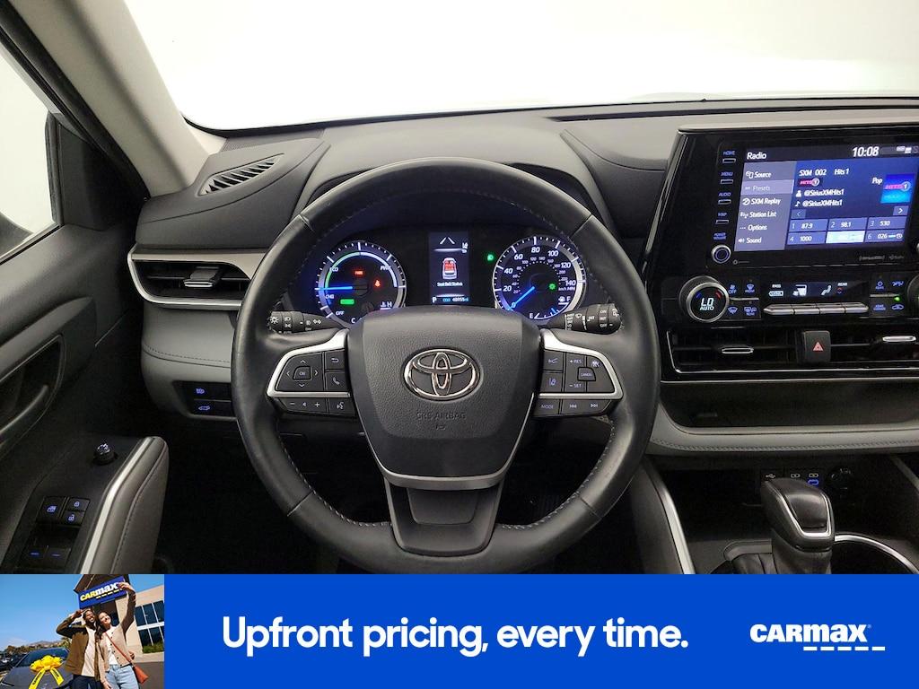 used 2022 Toyota Highlander Hybrid car, priced at $34,998