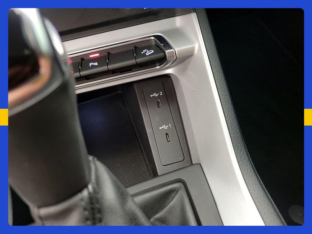 Audi Q3 view 23