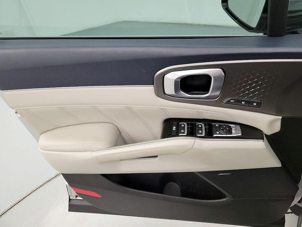 used 2022 Kia Sorento Plug-In Hybrid car, priced at $31,998