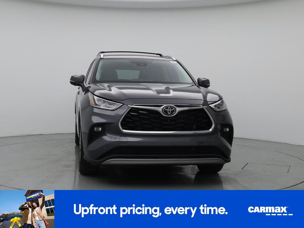 used 2023 Toyota Highlander car, priced at $39,998