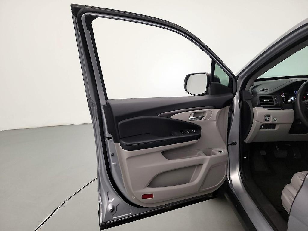 used 2017 Honda Pilot car, priced at $25,998