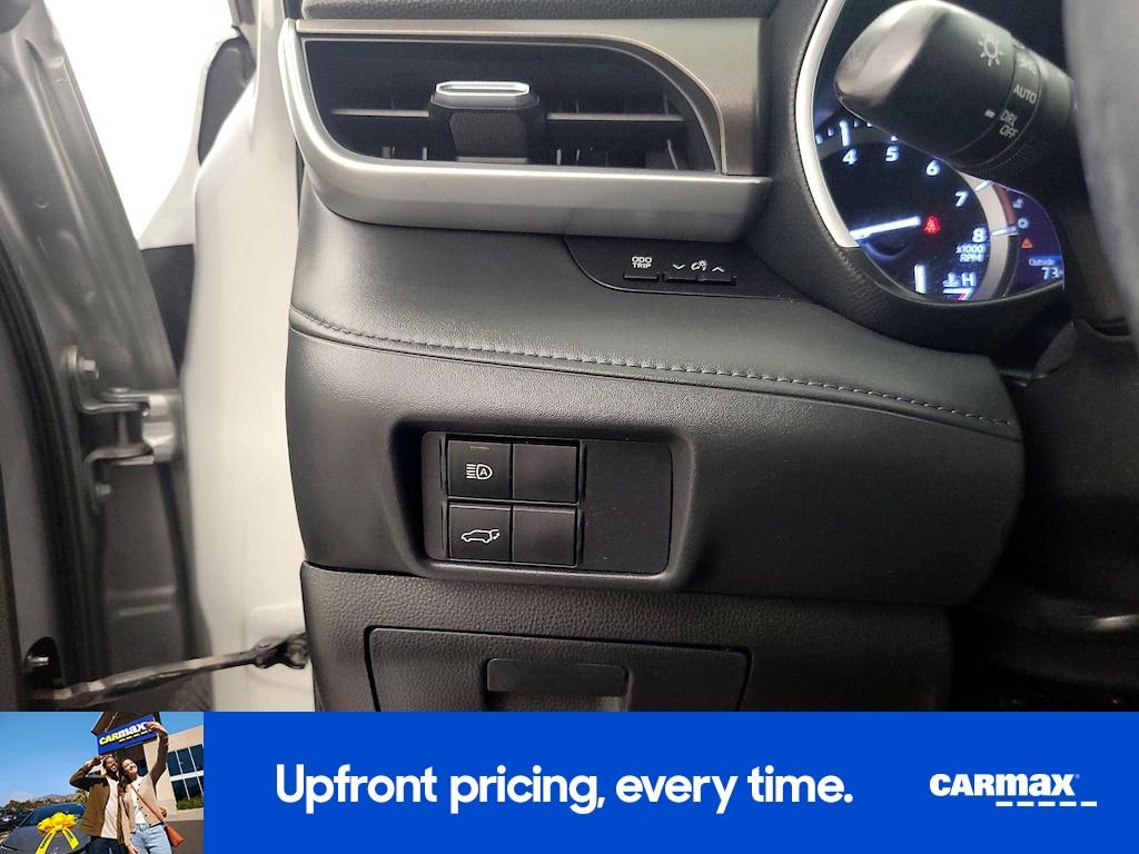 used 2020 Toyota Highlander car, priced at $26,998
