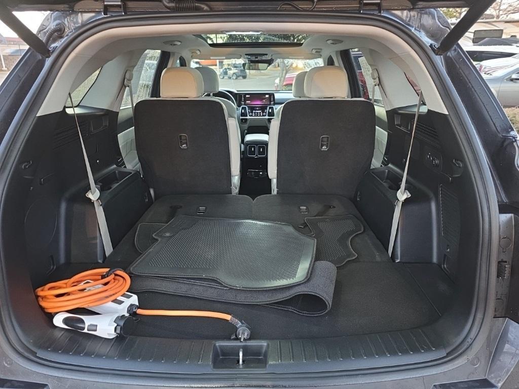 used 2022 Kia Sorento Plug-In Hybrid car, priced at $28,000
