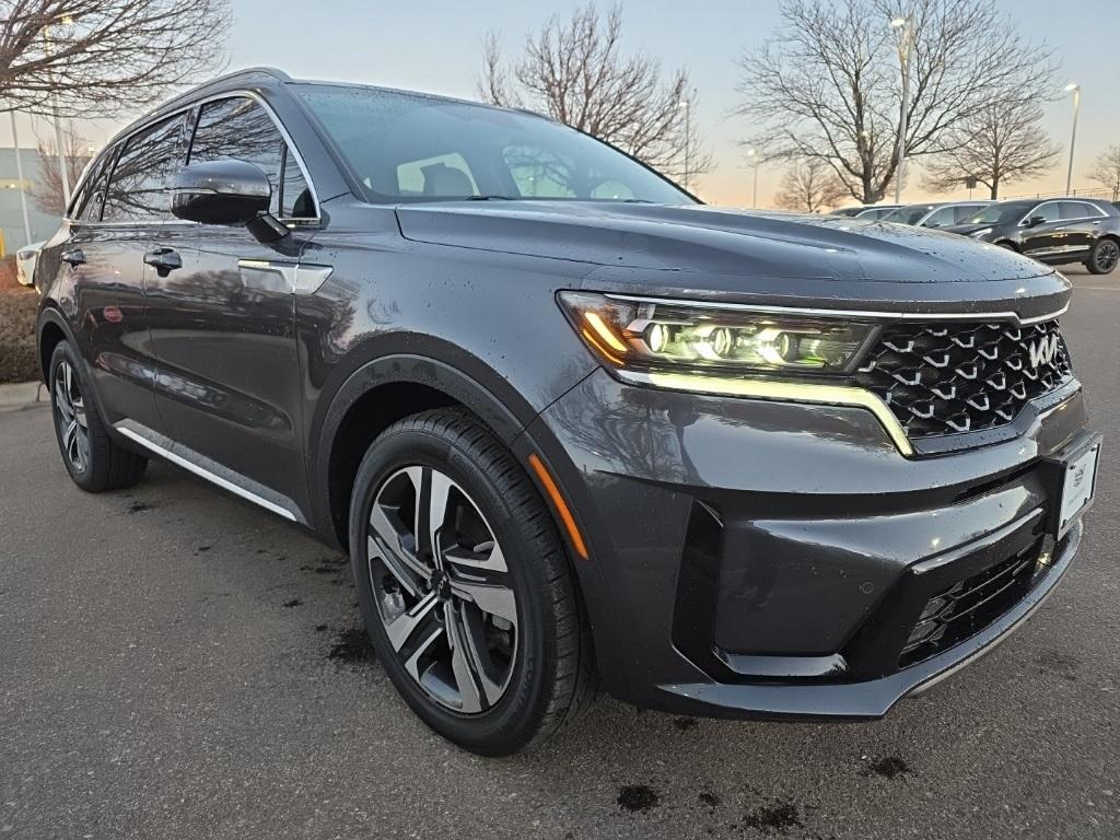 used 2022 Kia Sorento Plug-In Hybrid car, priced at $28,000