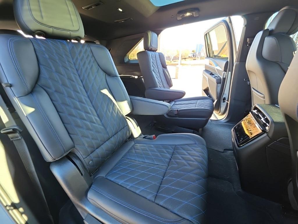 used 2025 Cadillac Escalade IQ car, priced at $107,000